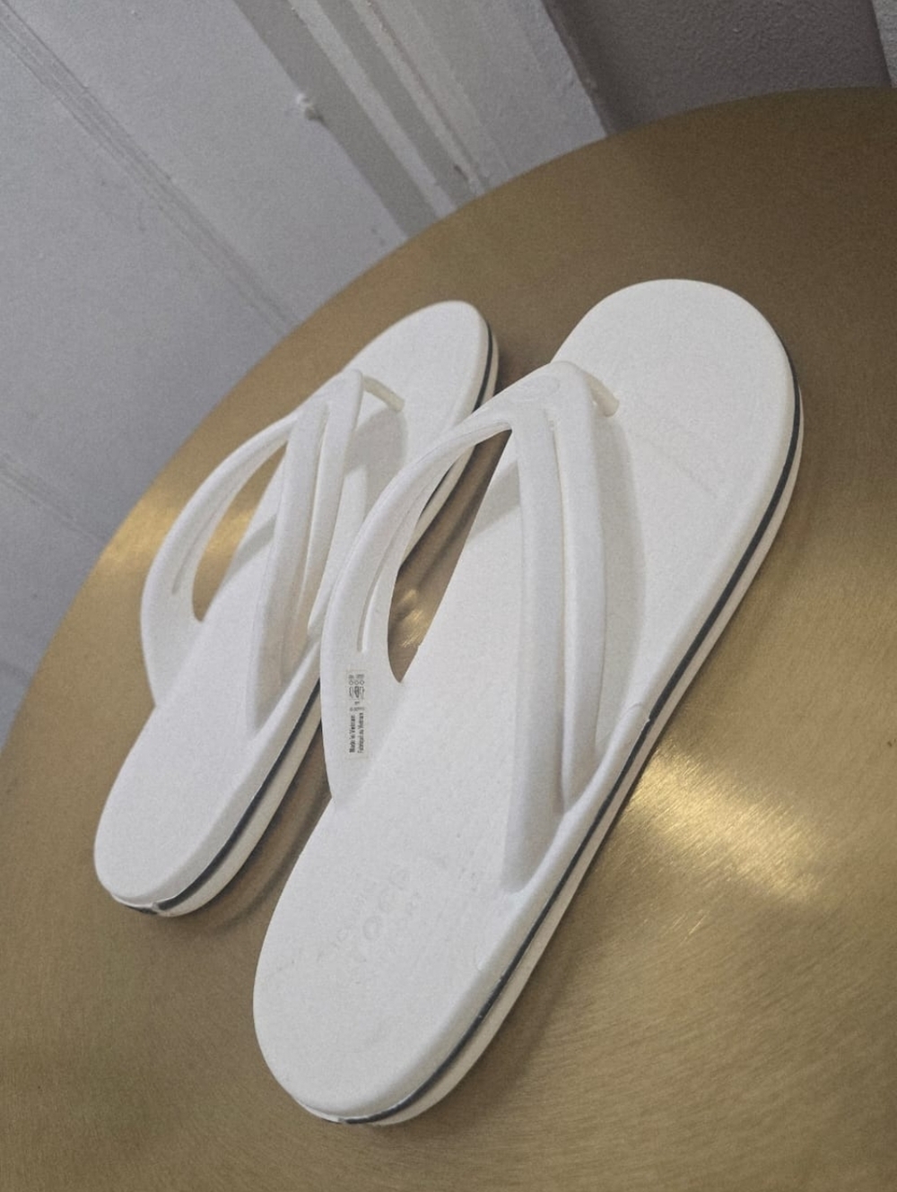 Crocs Sandals Women’s 9 Crocband Flip-Flop White Toe-Post Casual Comfort - Picture 2 of 6